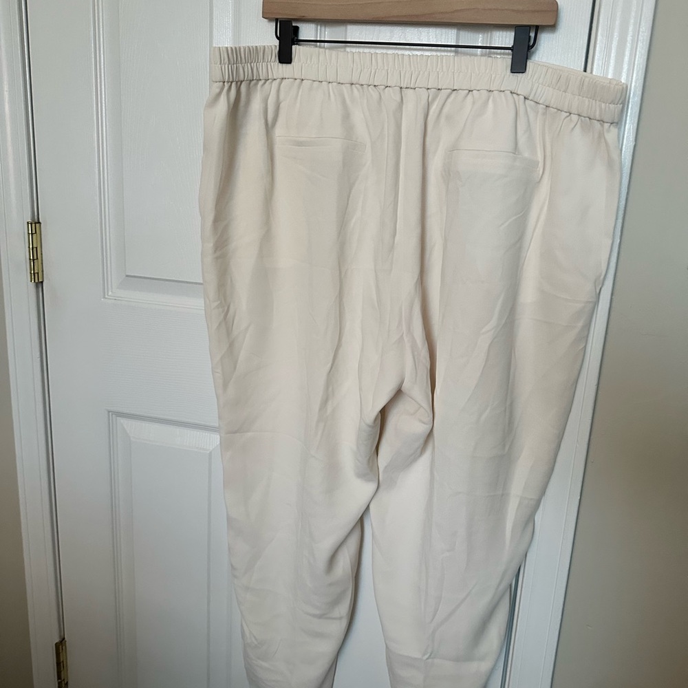 NWT: J Crew white plants, Size 20
